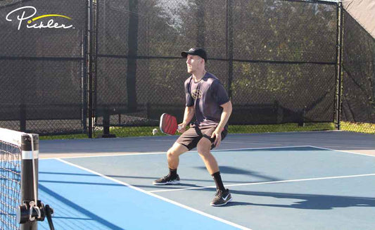 4 Tips to Win at the “Cat and Mouse” Game in Singles Pickleball